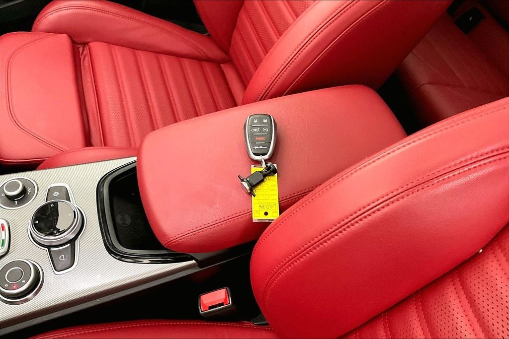 2025 Alfa Romeo Stelvio Veloce