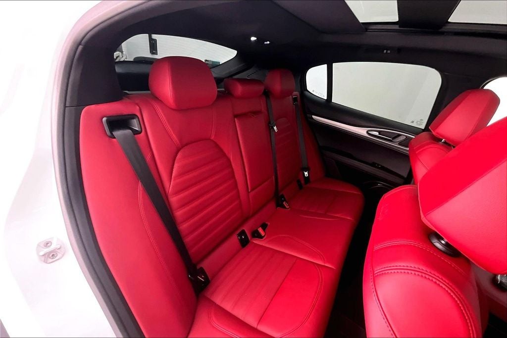 2025 Alfa Romeo Stelvio Veloce