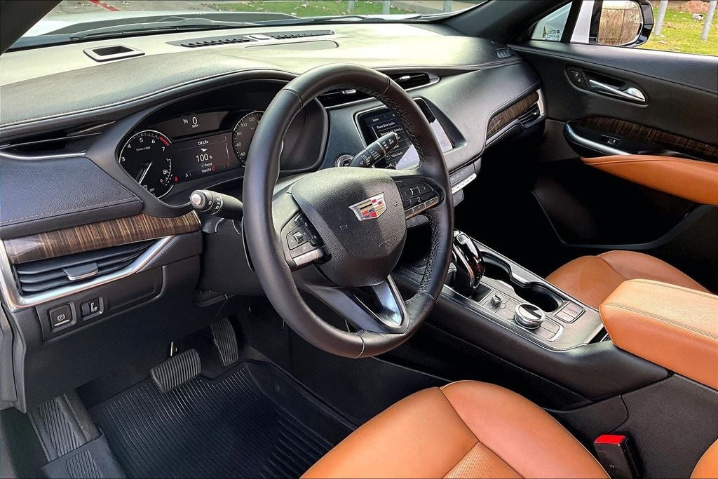 2022 Cadillac XT4 Premium Luxury