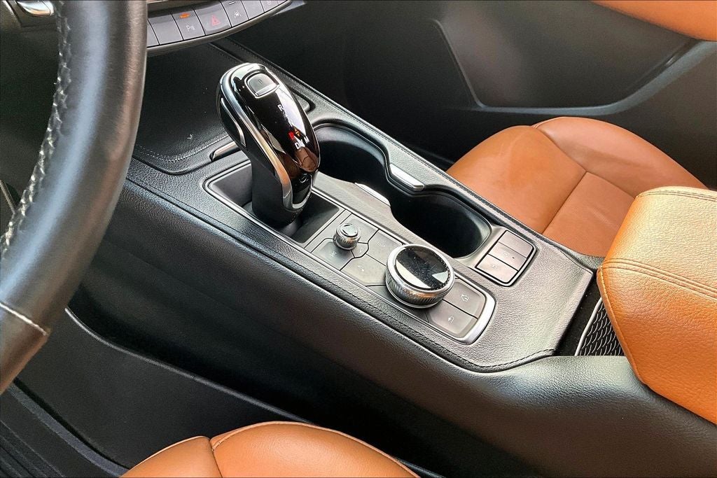 2022 Cadillac XT4 Premium Luxury