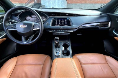 2022 Cadillac XT4 Premium Luxury