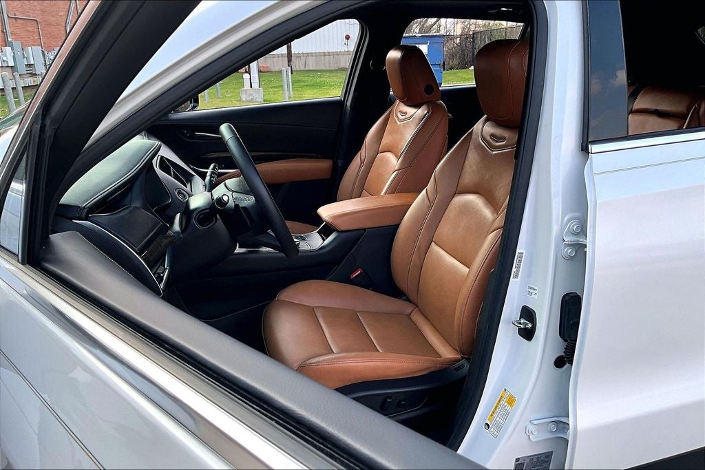 2022 Cadillac XT4 Premium Luxury