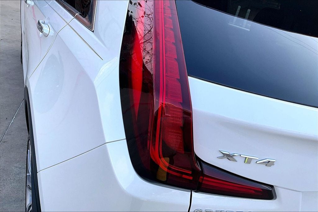 2022 Cadillac XT4 Premium Luxury