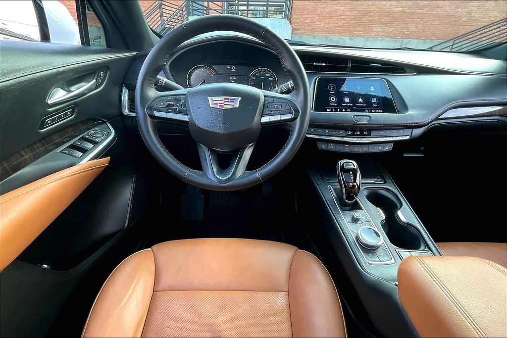 2022 Cadillac XT4 Premium Luxury