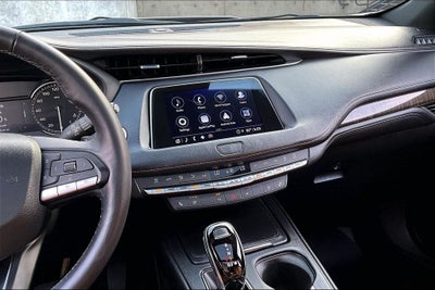 2022 Cadillac XT4 Premium Luxury