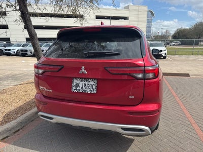 2024 Mitsubishi Outlander SE