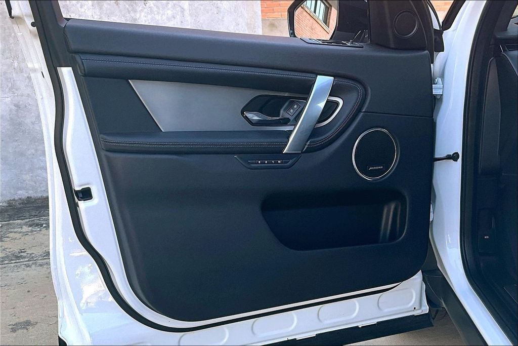 2024 Land Rover Discovery Sport SE