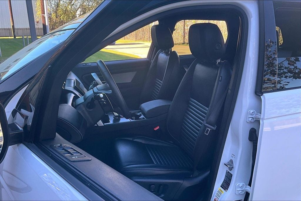 2024 Land Rover Discovery Sport SE