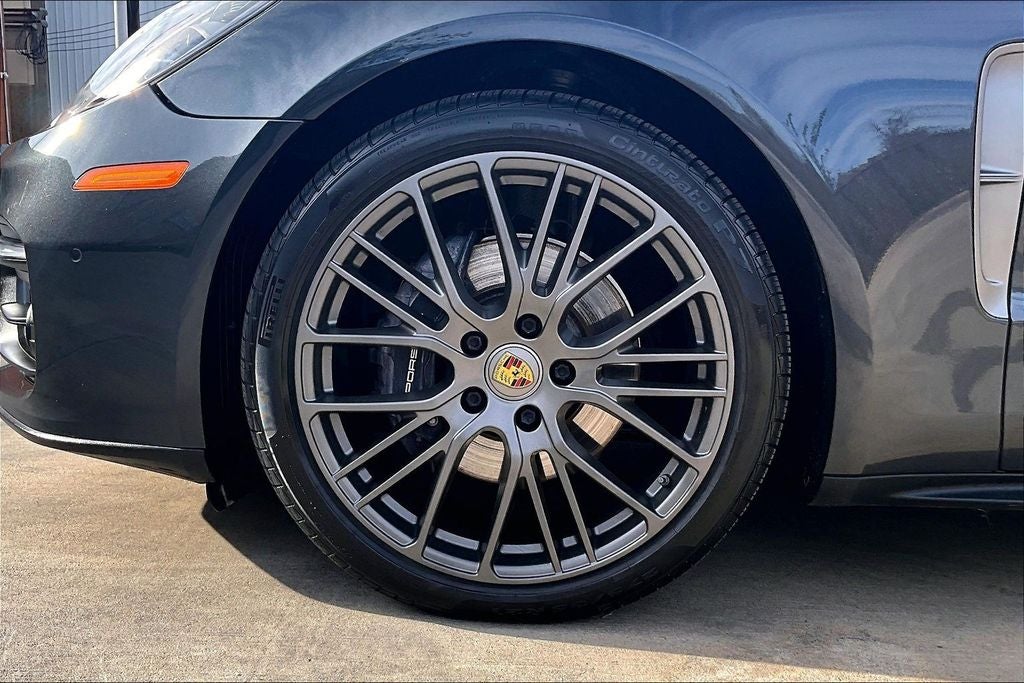 2023 Porsche Panamera Platinum Edition