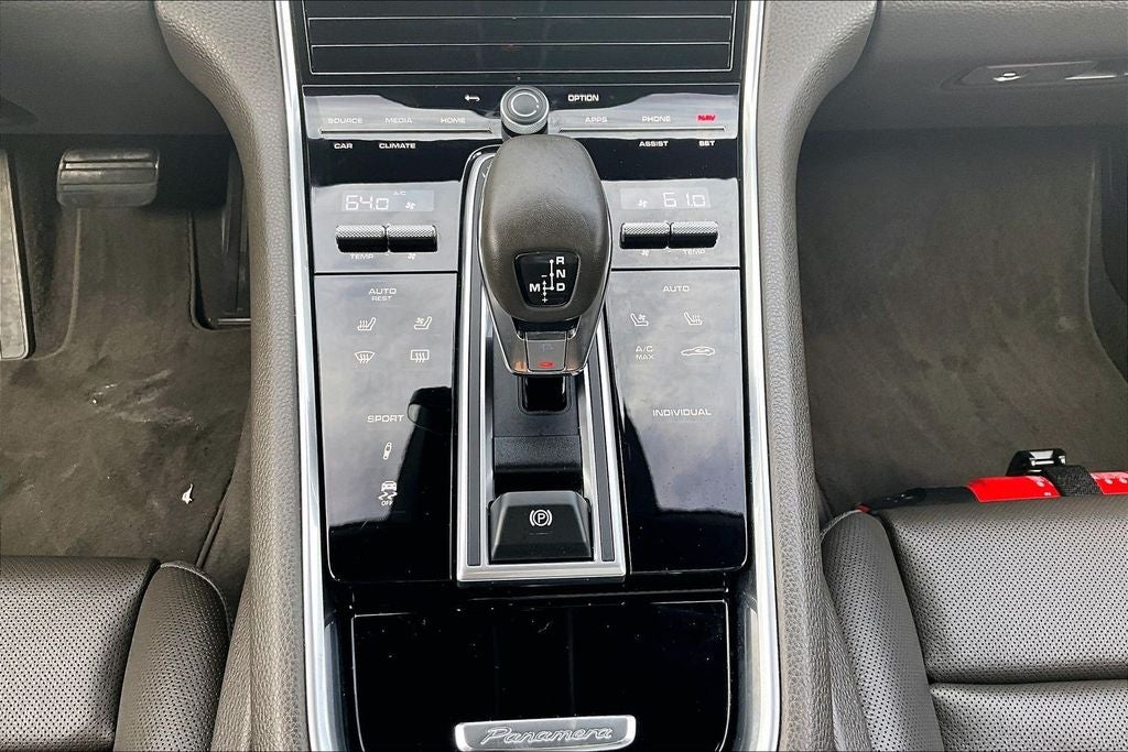 2023 Porsche Panamera Platinum Edition