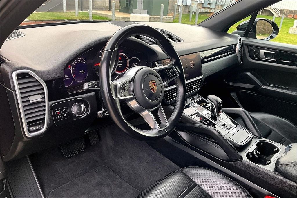 2023 Porsche Cayenne Platinum Edition