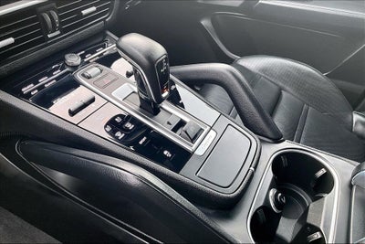 2023 Porsche Cayenne Platinum Edition
