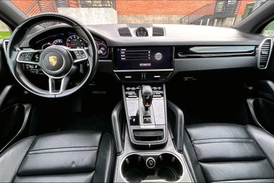 2023 Porsche Cayenne Platinum Edition