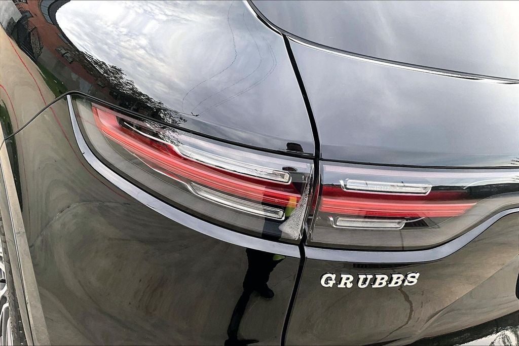 2023 Porsche Cayenne Platinum Edition