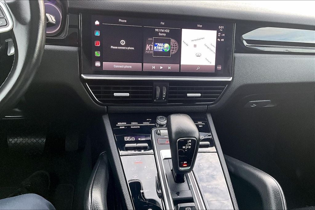 2023 Porsche Cayenne Platinum Edition