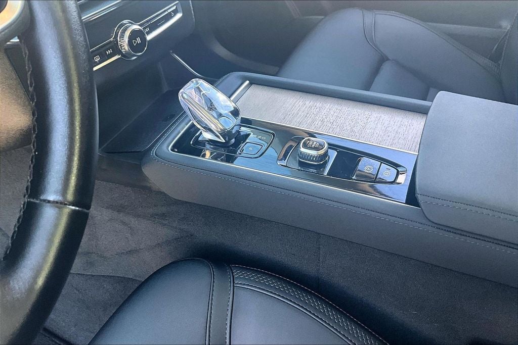 2025 Volvo XC90 B6 Plus 7-Seater 2025.5