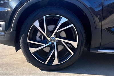 2022 Volvo XC40 R-Design