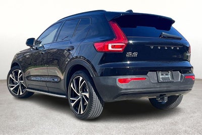 2022 Volvo XC40 R-Design