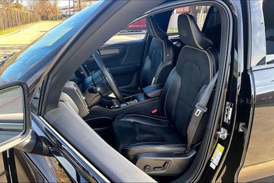 2022 Volvo XC40 R-Design