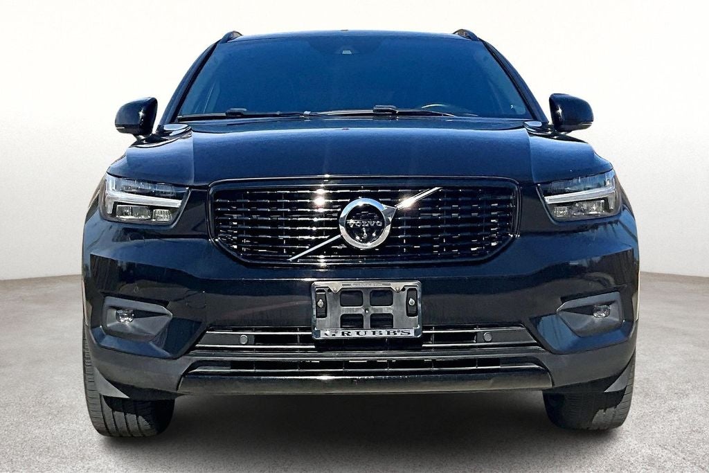 2022 Volvo XC40 R-Design