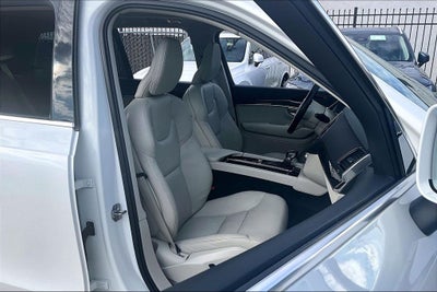 2019 Volvo XC90 T6 Momentum