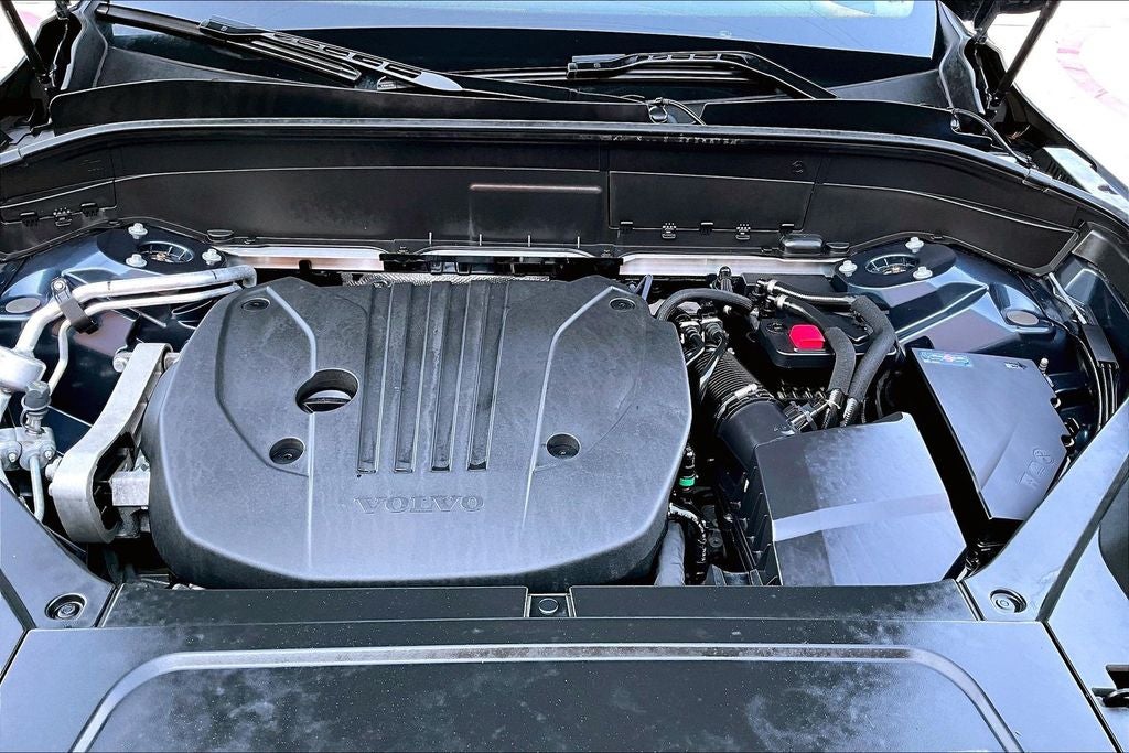 2023 Volvo XC90 B5 Plus