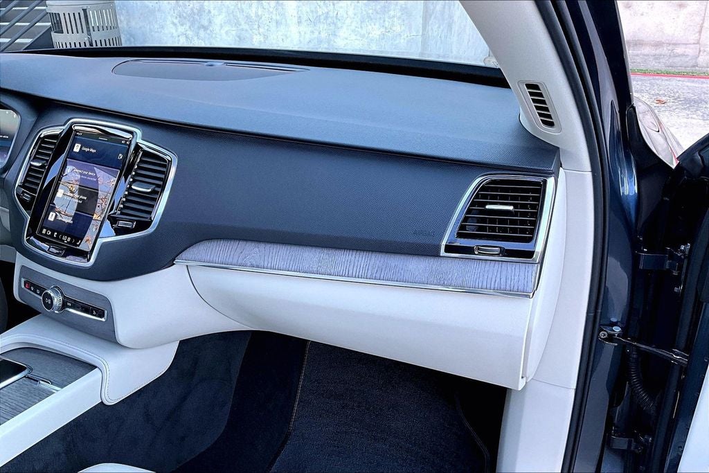 2023 Volvo XC90 B5 Plus