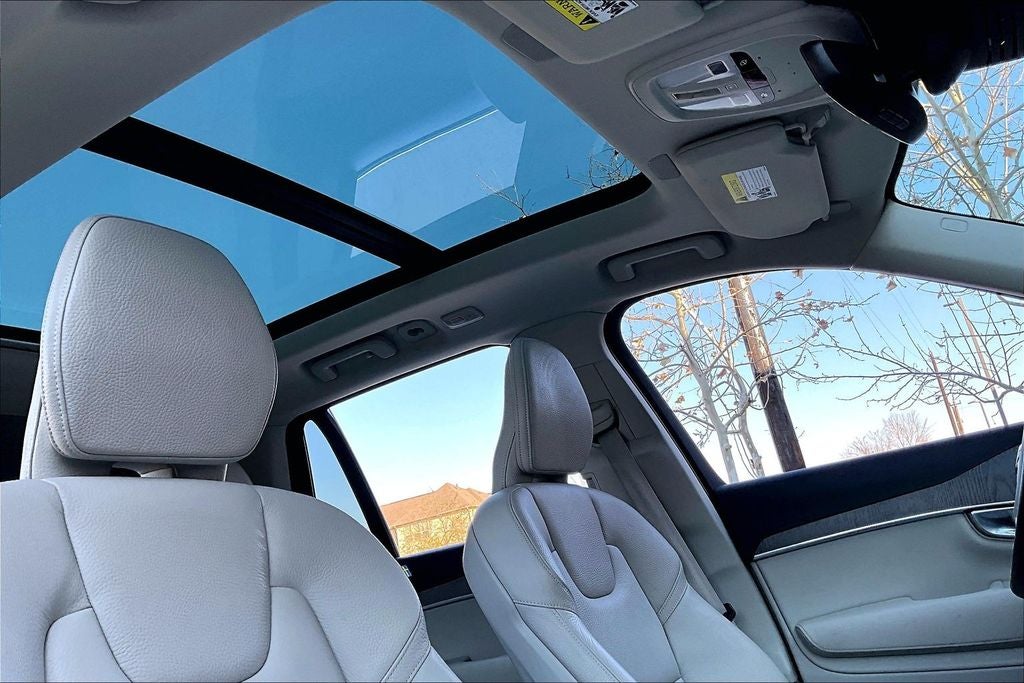 2023 Volvo XC90 B5 Plus