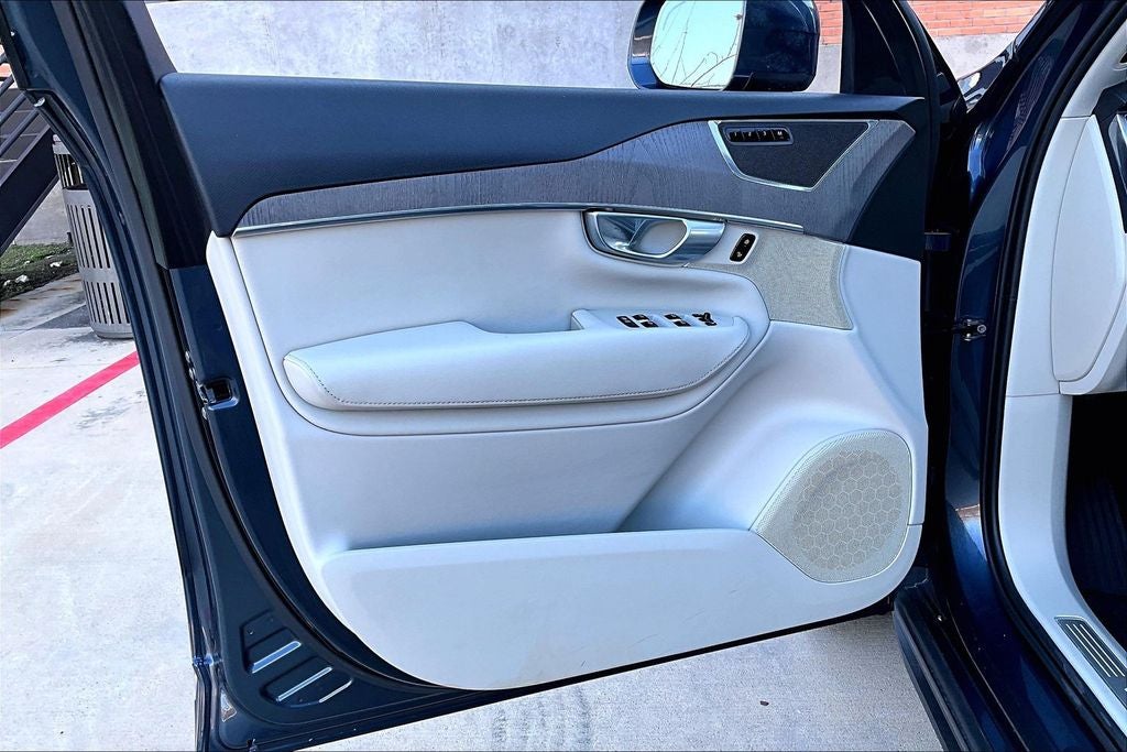 2023 Volvo XC90 B5 Plus