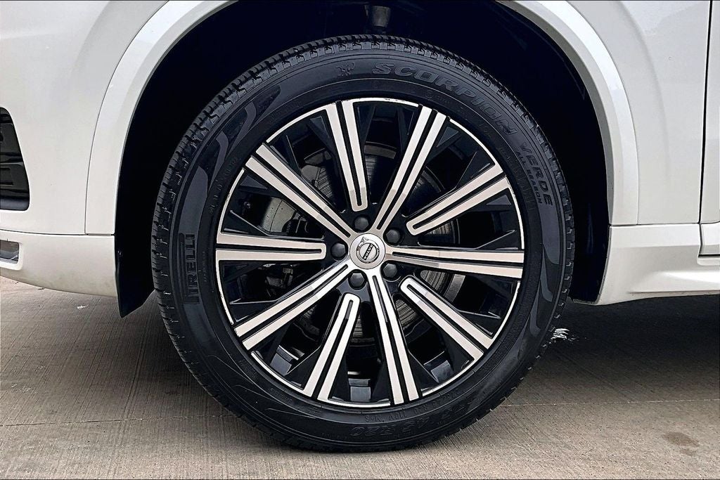 2023 Volvo XC90 B5 Core