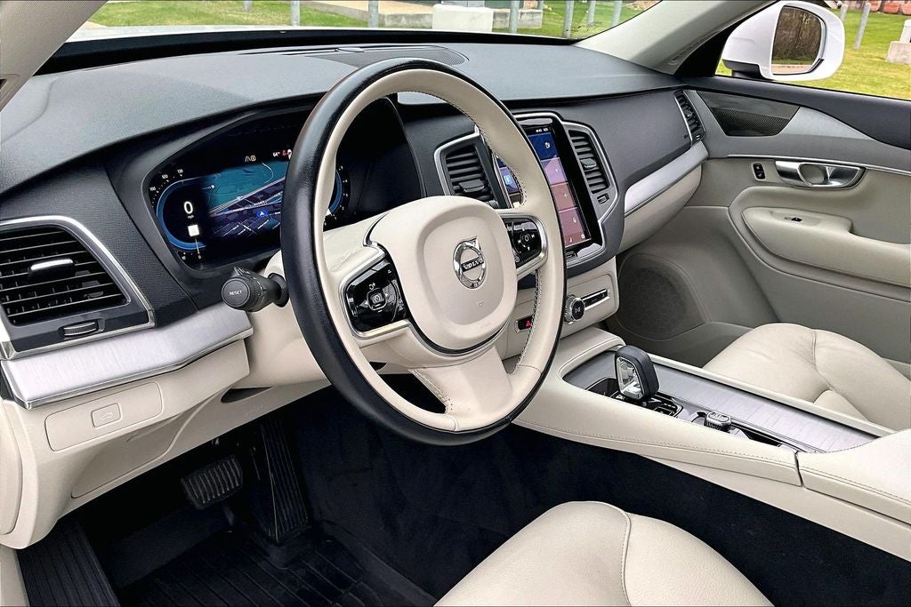 2023 Volvo XC90 B5 Core