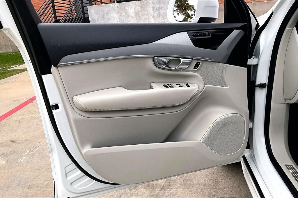 2023 Volvo XC90 B5 Core