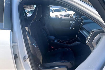 2025 Volvo XC40 B5 Plus Dark Theme