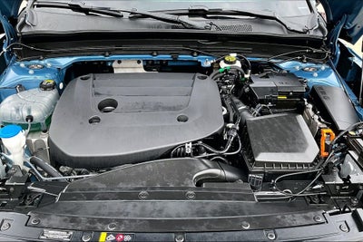 2025 Volvo XC40 B5 Plus Bright Theme