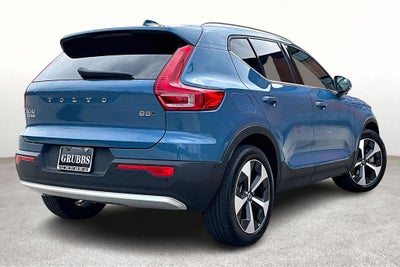 2025 Volvo XC40 B5 Plus Bright Theme
