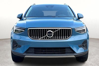 2025 Volvo XC40 B5 Plus Bright Theme