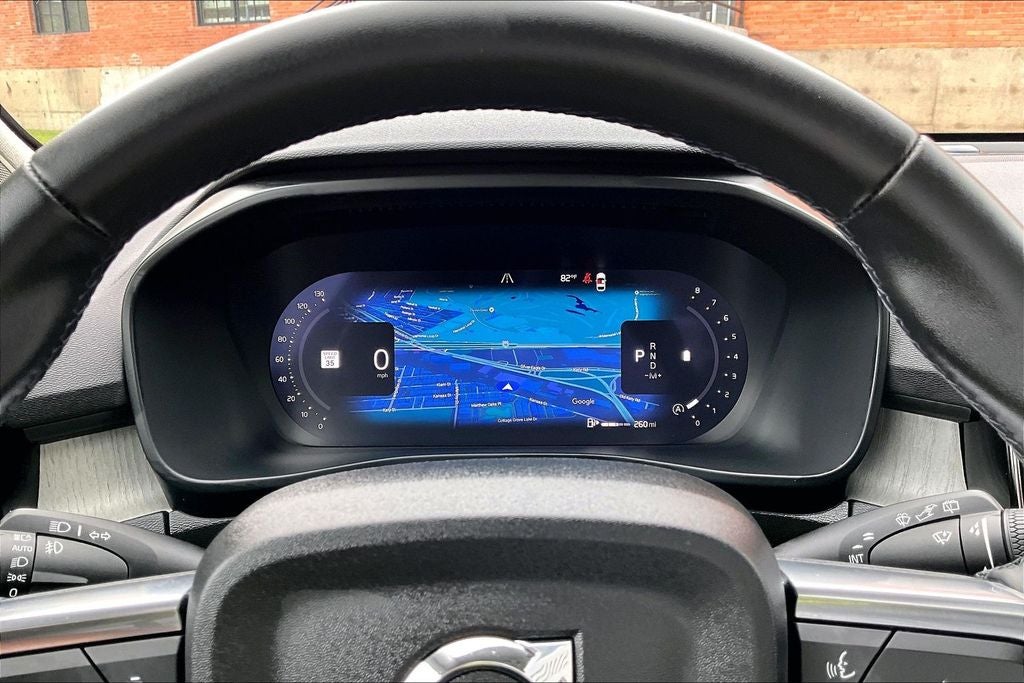 2025 Volvo XC40 B5 Plus Bright Theme