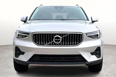 2025 Volvo XC40 B5 Plus Bright Theme