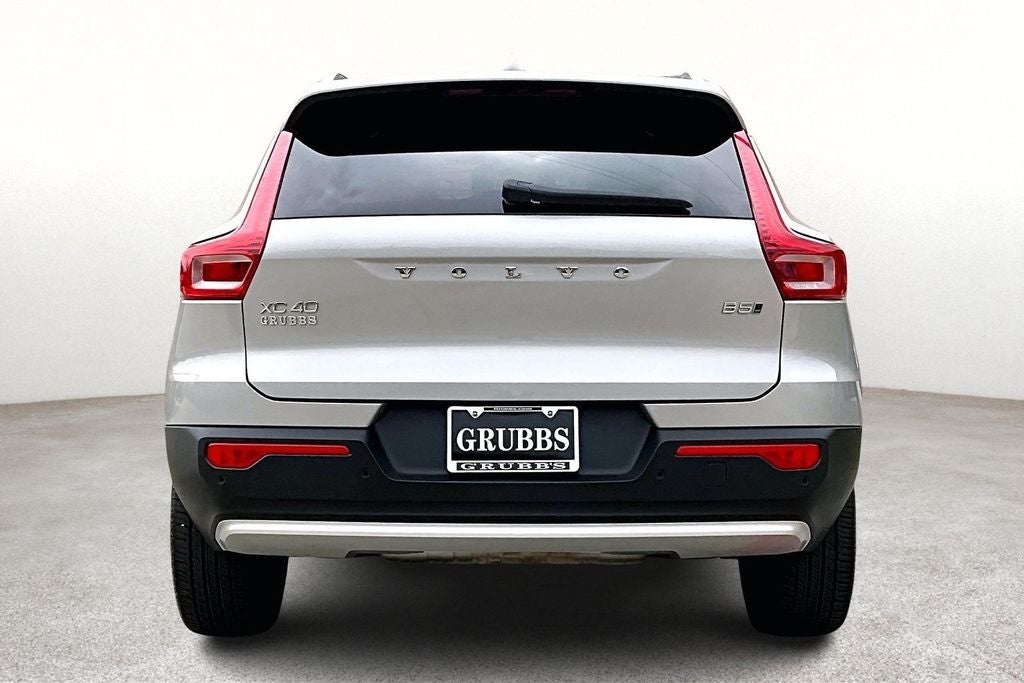 2025 Volvo XC40 B5 Plus Bright Theme