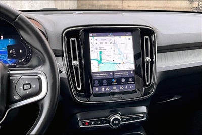 2025 Volvo XC40 B5 Plus Bright Theme