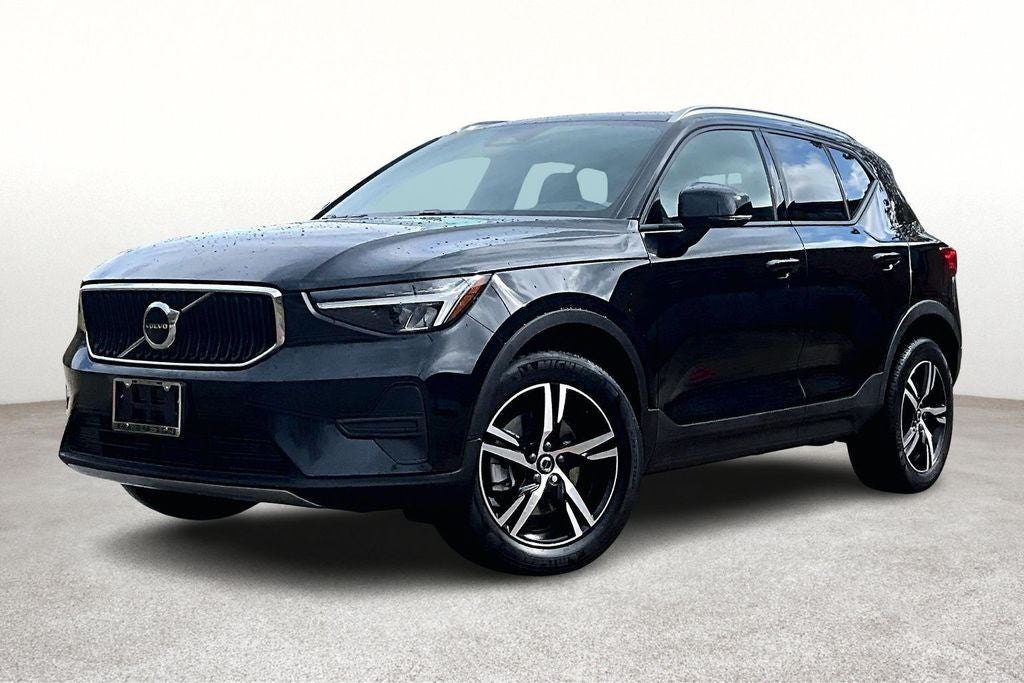 2023 Volvo XC40 B5 Core