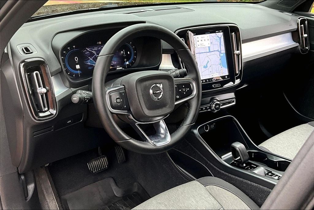 2023 Volvo XC40 B5 Core