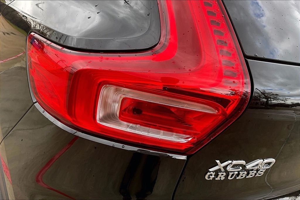 2023 Volvo XC40 B5 Core