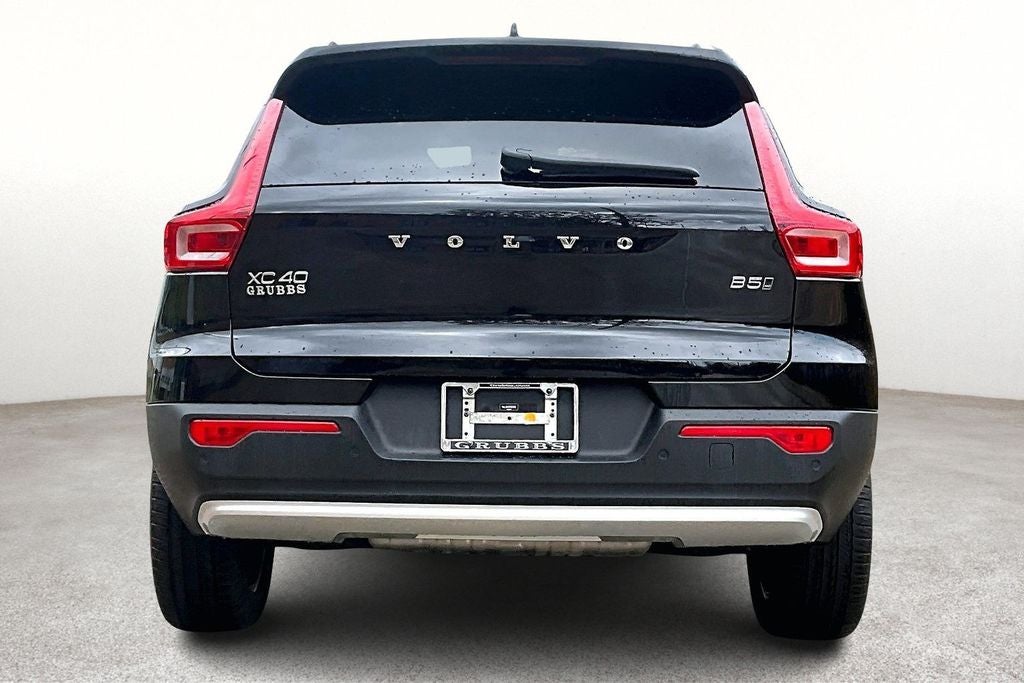 2023 Volvo XC40 B5 Core