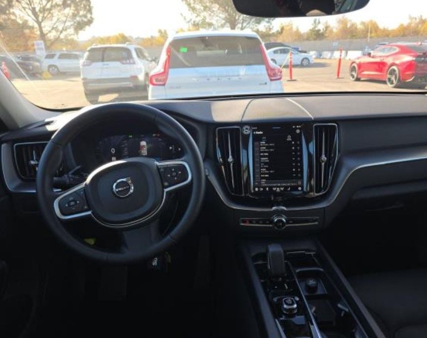 2025 Volvo XC60 B5 Core